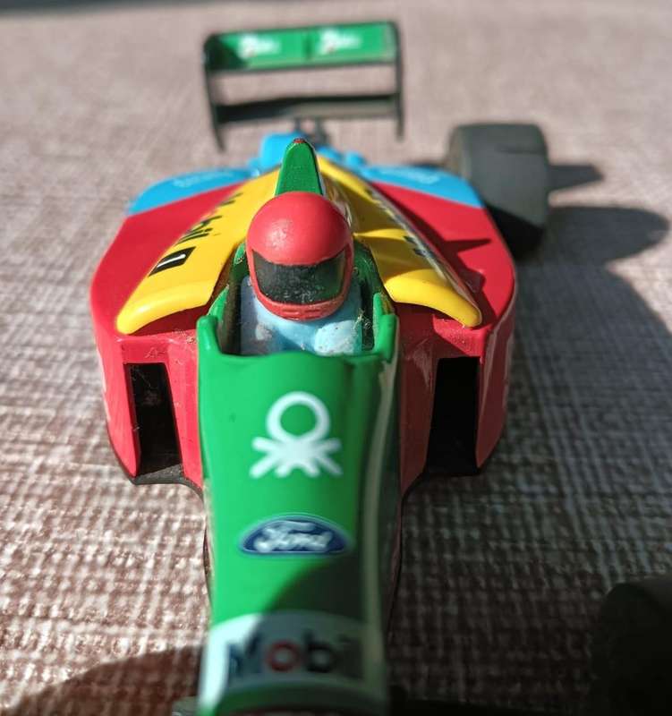Scalextric Benetton Ford B189 F1 Slot Car 1992 Allessandro Nanini  Missing One Goodyear Tyre