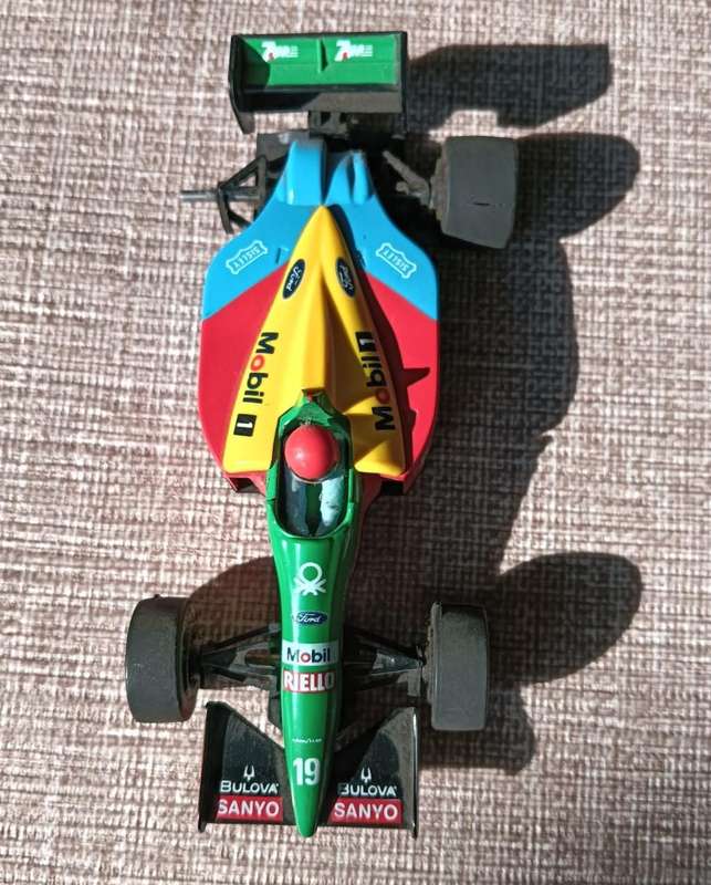 Scalextric Benetton Ford B189 F1 Slot Car 1992 Allessandro Nanini  Missing One Goodyear Tyre