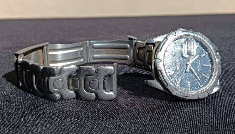 Vintage Seiko Perpetual Calendar Mens Quartz Watch 8F33-0010 For Repair or Spares