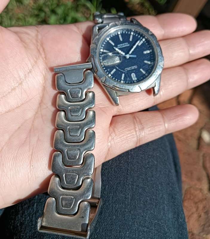 Vintage Seiko Perpetual Calendar Mens Quartz Watch 8F33-0010 For Repair or Spares