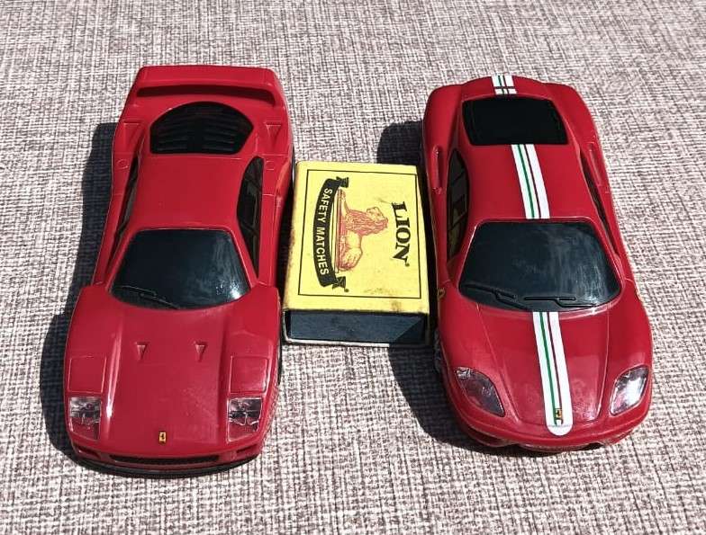 Shell V Power Ferrari 1:38 Scale Plastic Cars with 0.5W Pullback Motion