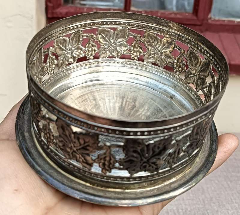 Silver Metal Leaf Embossed Sugar Bowl With Glass Inner and Spoon
