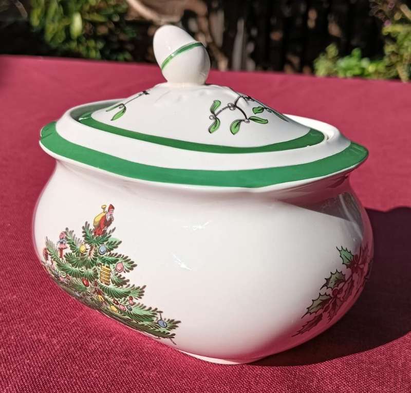 Rare Spode England Christmas Tree Pattern (1938-2008) Sugar Bowl  Some Rim Chips