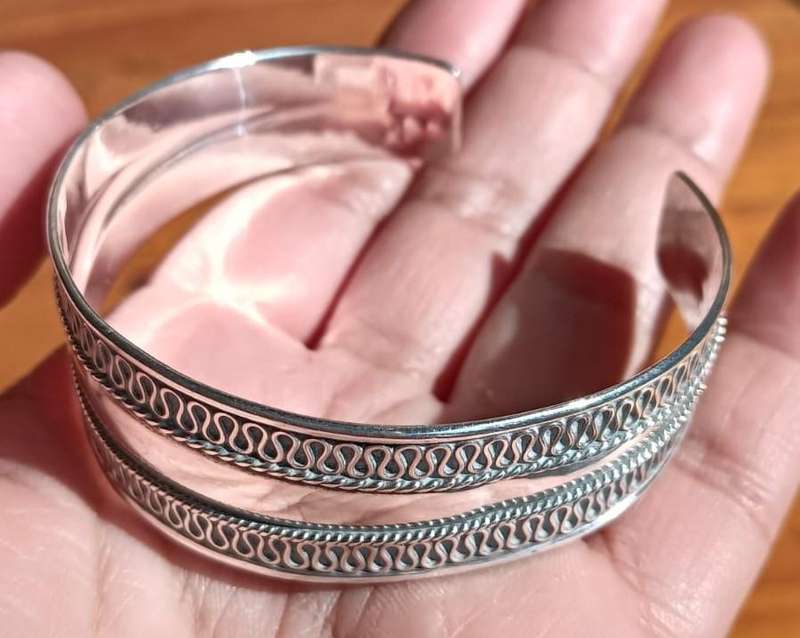 Sterling Silver 16.97g Bangle with Intricate Celtic Knot Design
