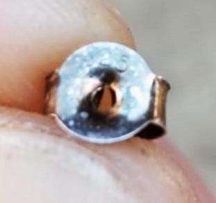 Circle Round Pair of Sterling Silver and Blue Rhinestone Stud Earrings 1.4g