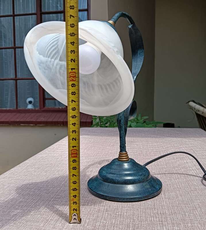 Cool Flower Style Study Lamp  Metal Stand with leaves  Frosted Glass Lampshade  Working 100%