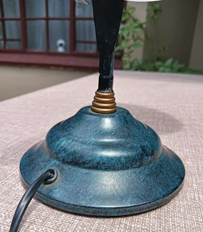 Cool Flower Style Study Lamp  Metal Stand with leaves  Frosted Glass Lampshade  Working 100%