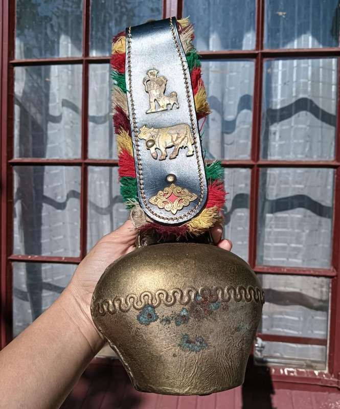 Awesome Large Swiss Brass Cow Bell - Bell Width 14cm - Nice Sound with Clapper In Tact