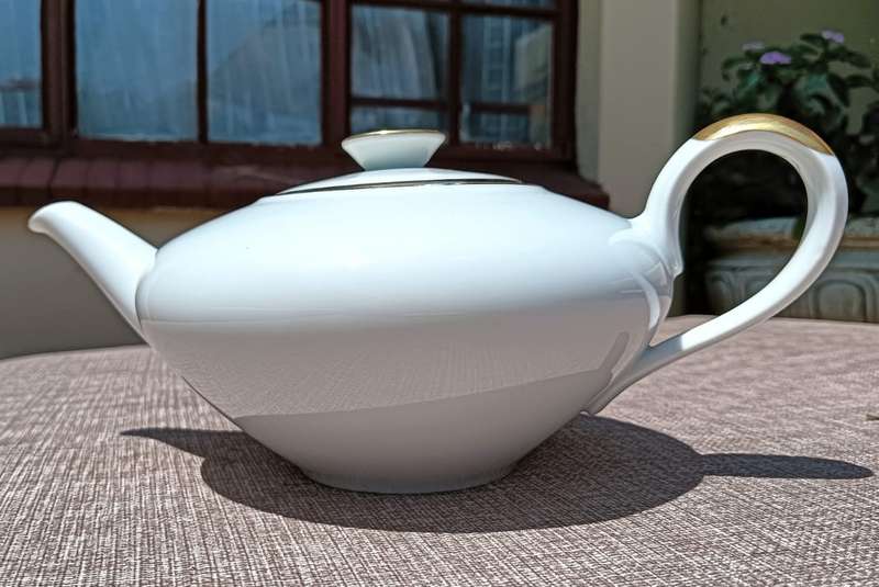 Thomas Germany 1960s Famous Medaillon Pattern Lidded White Tang Po Shaped Teapot with Gold Trimmings