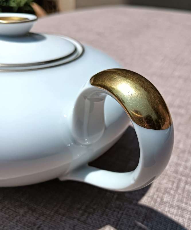 Thomas Germany 1960s Famous Medaillon Pattern Lidded White Tang Po Shaped Teapot with Gold Trimmings