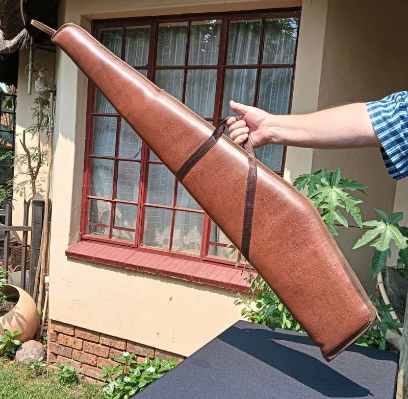 Brown 50" (125cm) Rifle Bag In Good Condition Faux Leather  with sturdy YKK Japanese Zipper