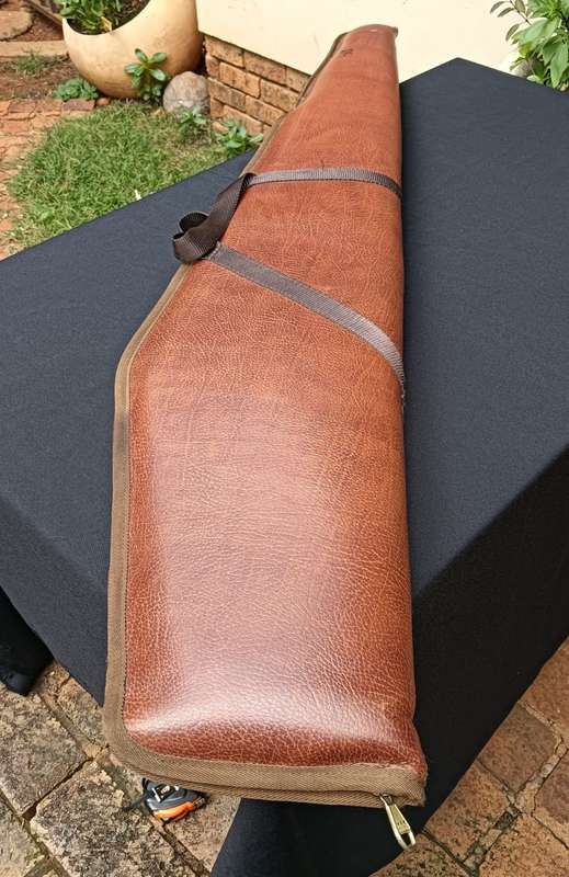 Brown 50" (125cm) Rifle Bag In Good Condition Faux Leather  with sturdy YKK Japanese Zipper