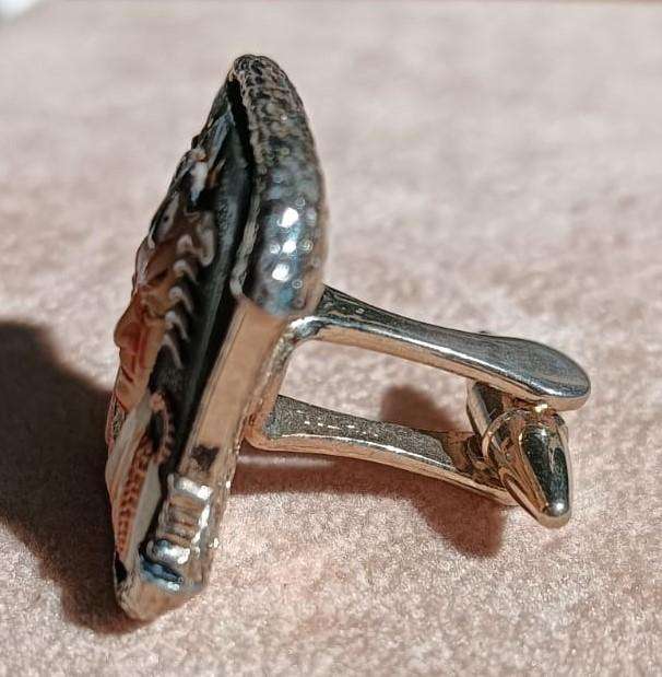 Japanese Arita Toshikane Porcelain Samurai Warrior Gold Tone Cufflink Vintage 1960s