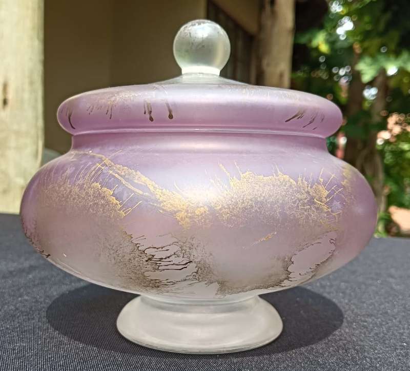 Wonderful Kosta Boda Swedish Art Glass Lidded Bonbonier Acid Etched Design