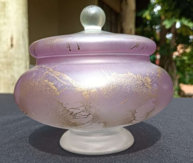 Wonderful Kosta Boda Swedish Art Glass Lidded Bonbonier Acid Etched Design