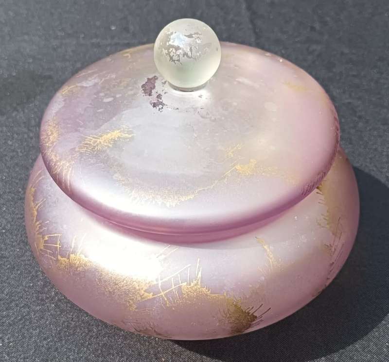 Wonderful Kosta Boda Swedish Art Glass Lidded Bonbonier Acid Etched Design