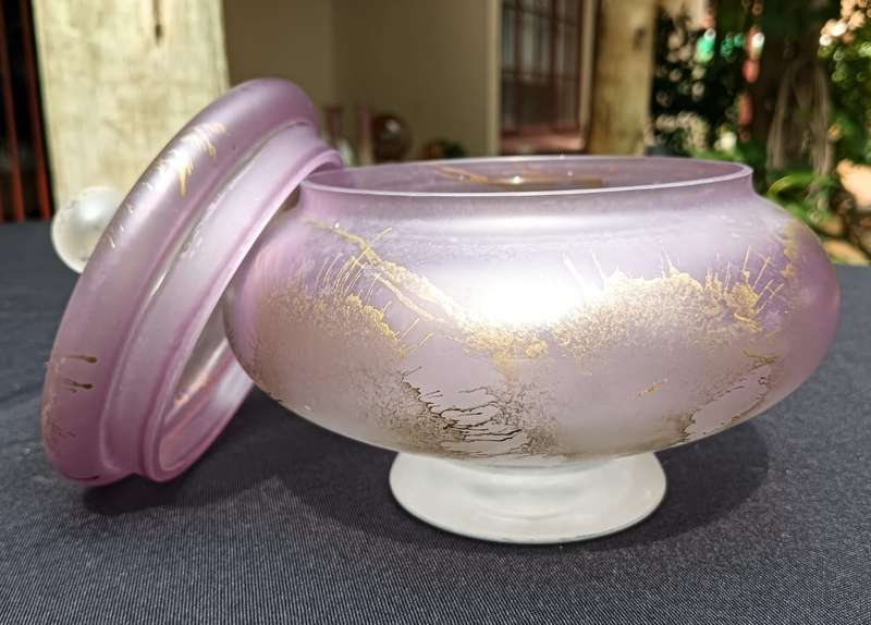 Wonderful Kosta Boda Swedish Art Glass Lidded Bonbonier Acid Etched Design