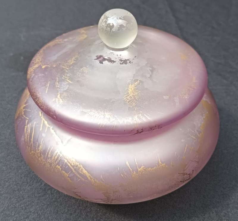 Wonderful Kosta Boda Swedish Art Glass Lidded Bonbonier Acid Etched Design