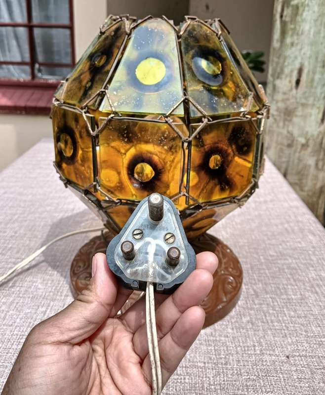 Beautiful Vintage Nonagon (9-Sided) Lamp with 27 Starburst Yellow Orange Glass Panels Working!