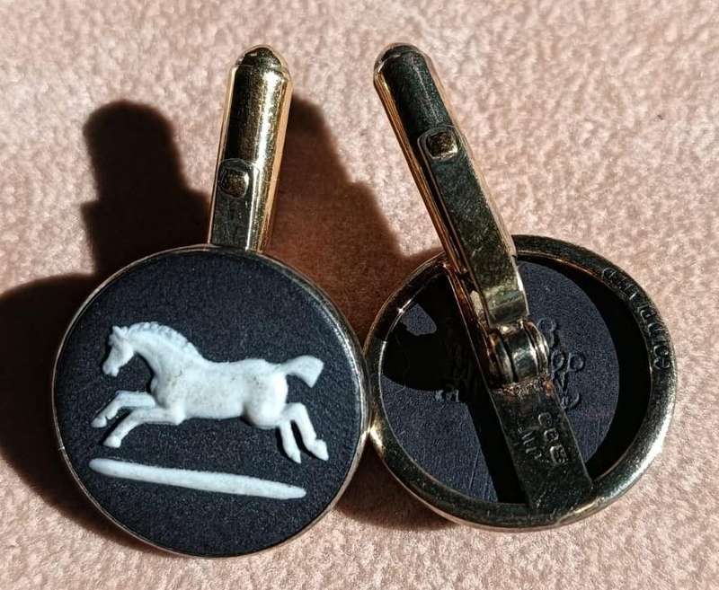 Wedgwood Black and White Horse Jasperware Gold Plated Sterling Silver Hallmarked Cufflinks 1950s