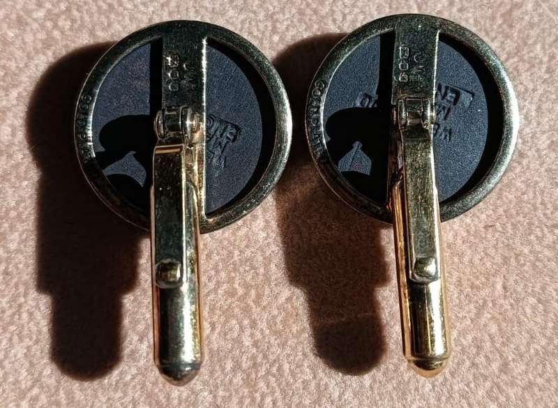 Wedgwood Black and White Horse Jasperware Gold Plated Sterling Silver Hallmarked Cufflinks 1950s