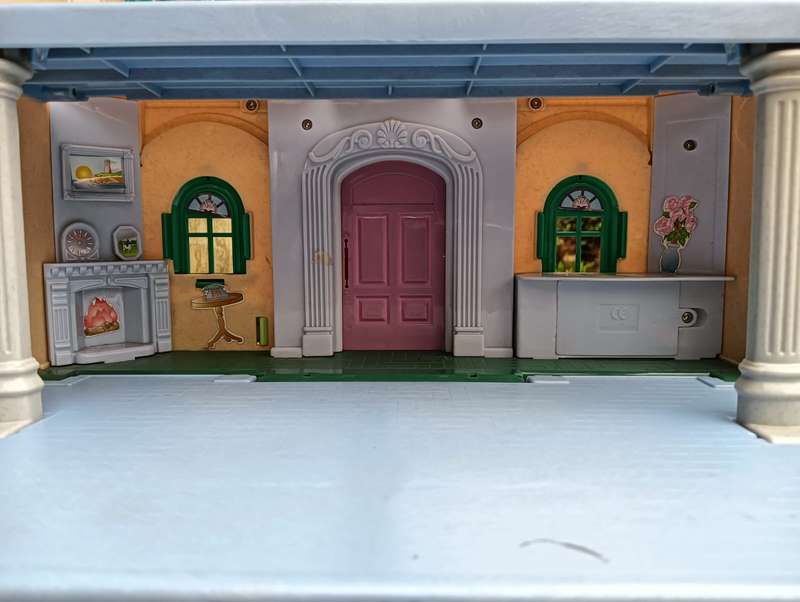 Victorian Style Mansion Fold Out Doll House Wonderful Street 1620 Large 35cm Wide Closed 70cm Wide