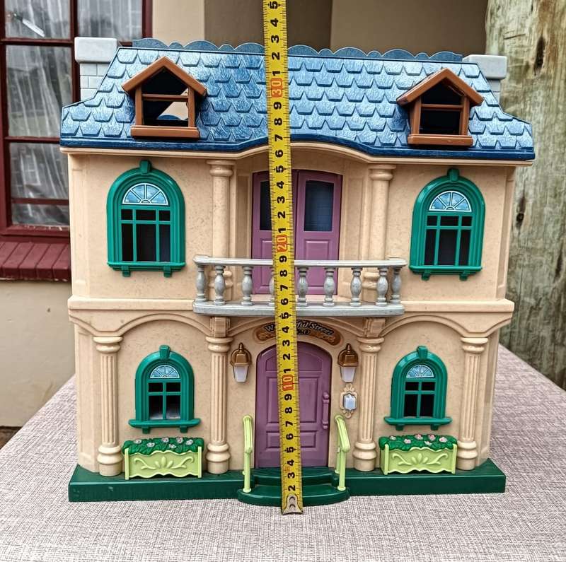 Victorian Style Mansion Fold Out Doll House Wonderful Street 1620 Large 35cm Wide Closed 70cm Wide