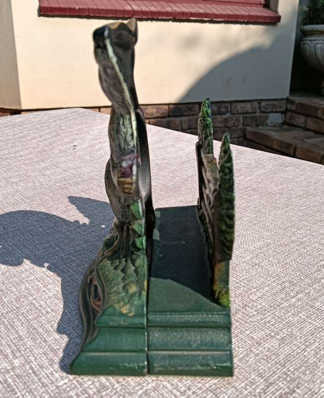 Vintage 1960s Wright Studios USA Mouse Holding Berrie Cast Iron Door Stop / Favourite Book Holder