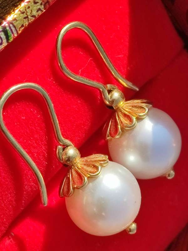 9ct Gold Large Cultured Pearl Vintage Earrings