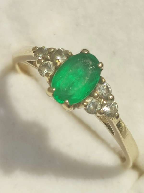 9ct Gold Vintage Green Stone Ring