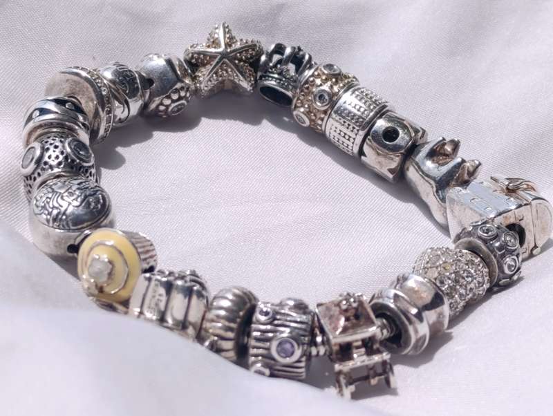 Sterling Donna Mia Completed Charm Bracelet