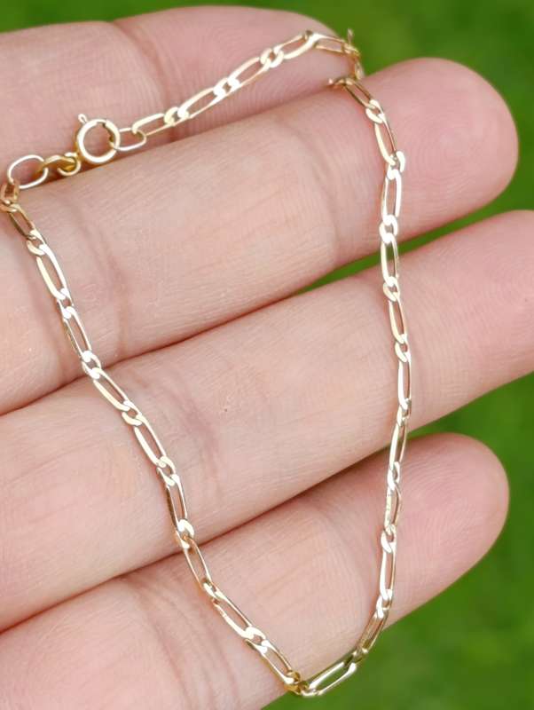 9ct Gold Handchain
