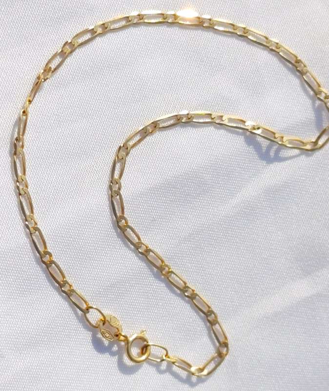 9ct Gold Fine Handchain