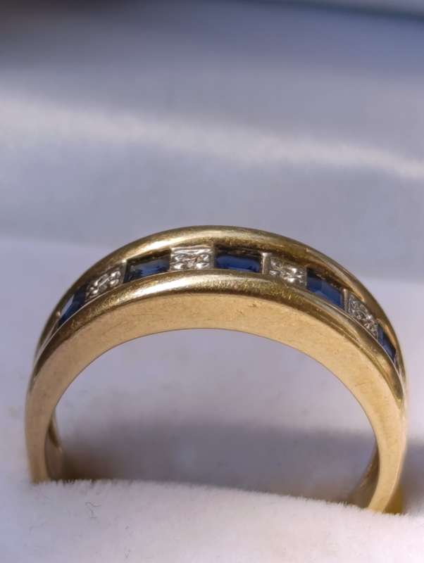 Sapphire & Diamond 9ct Gold Band