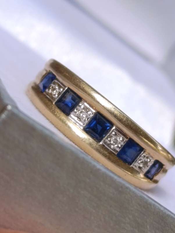 Sapphire & Diamond 9ct Gold Band