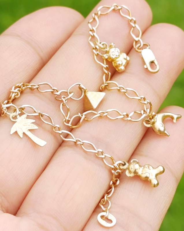 9ct Gold Vintage Charm Bracelet