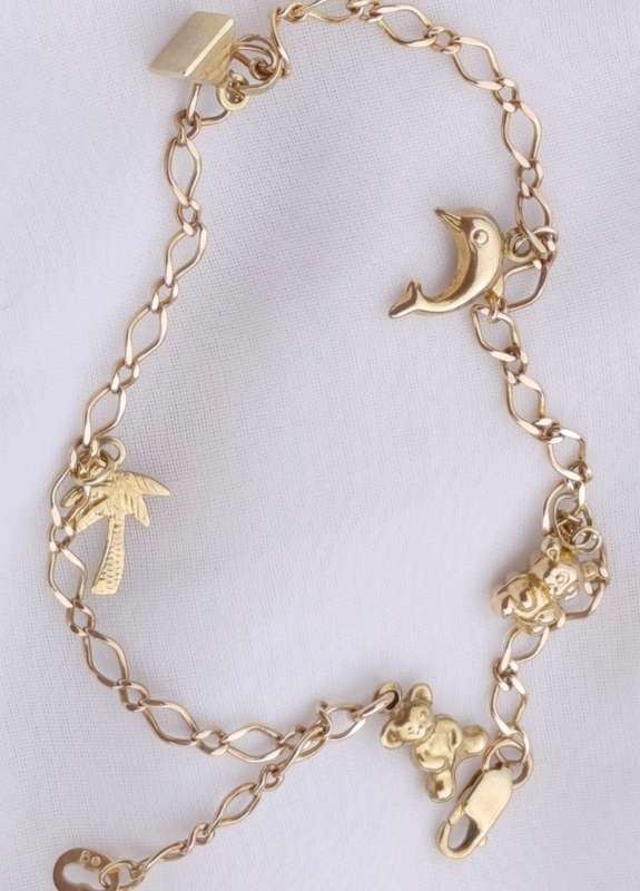 9ct Gold Vintage Charm Bracelet