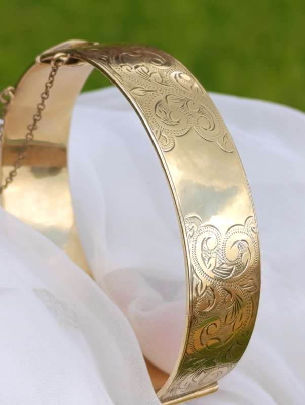 9ct Gold Bronze Core Vintage Bangle