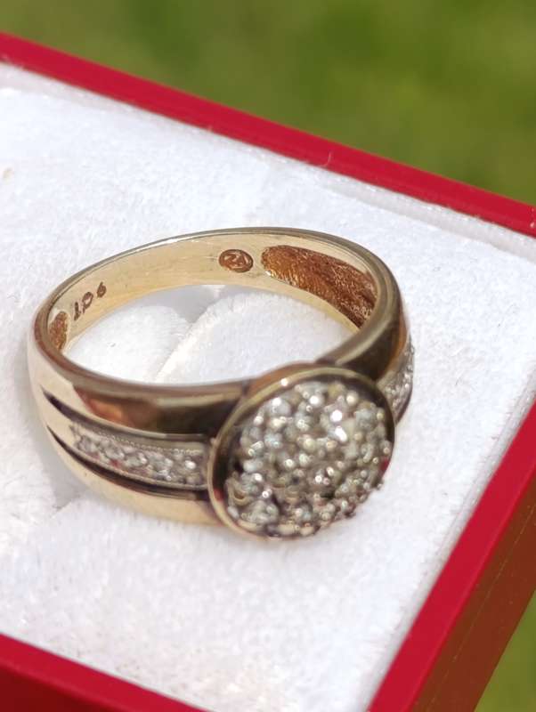 9ct Diamond Halo Vintage Cluster Ring