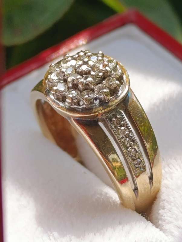 9ct Diamond Halo Vintage Cluster Ring