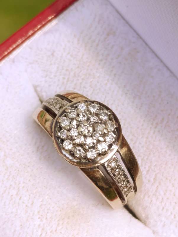 9ct Diamond Halo Vintage Cluster Ring