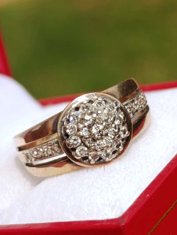 9ct Diamond Halo Vintage Cluster Ring