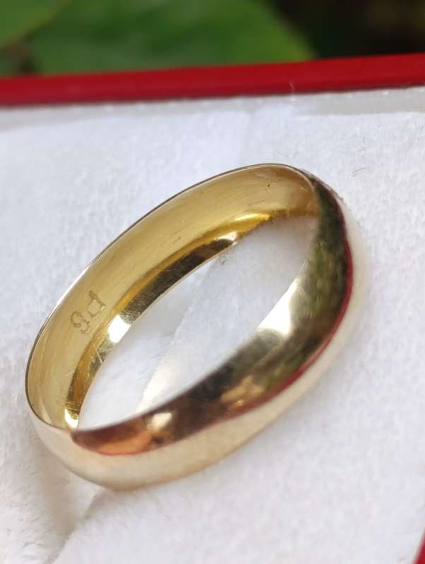9ct Gold Plain 4MM Band
