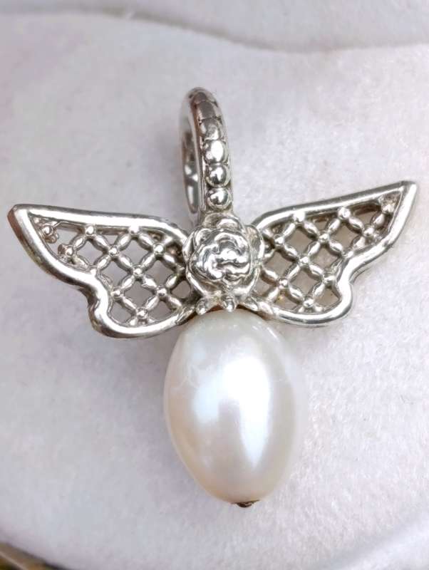 Jenna Clifford Sterling Rose Pearl Pendant