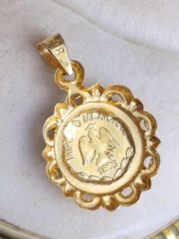 9ct Gold Maximilano Pendant