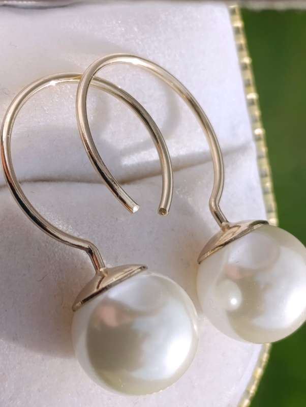 Vintage Large Pearl Hook Earrings