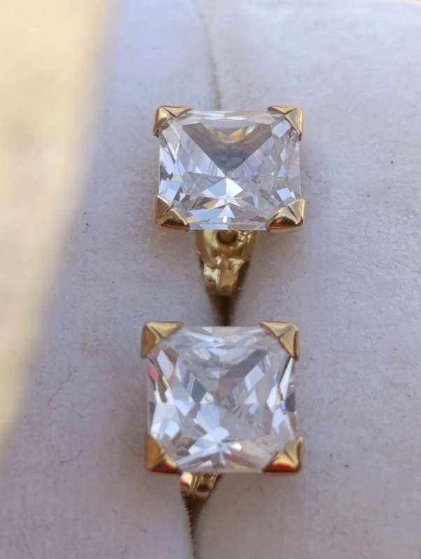 9ct Gold Square Stud Earrings