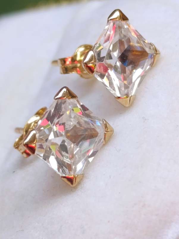 9ct Gold Square Stud Earrings