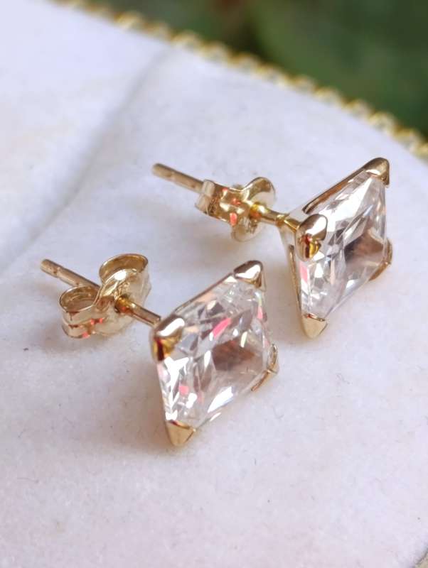 9ct Gold Square Stud Earrings