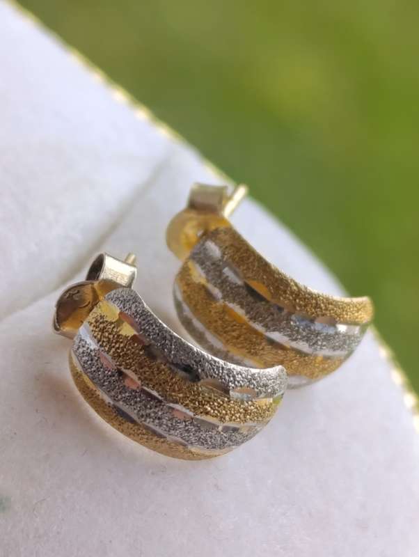 9ct Gold Curve Two Tone Earrings